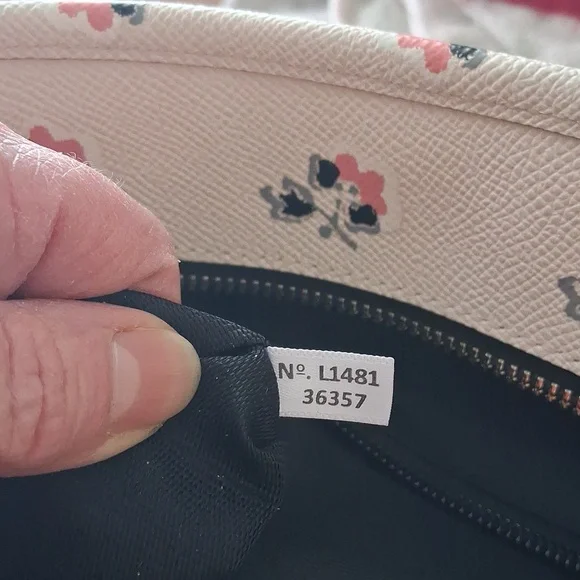 Coach Taxi Crossgrain Leather Tote Bramble Rose White Pink Floral Bag - Picture 13 of 16